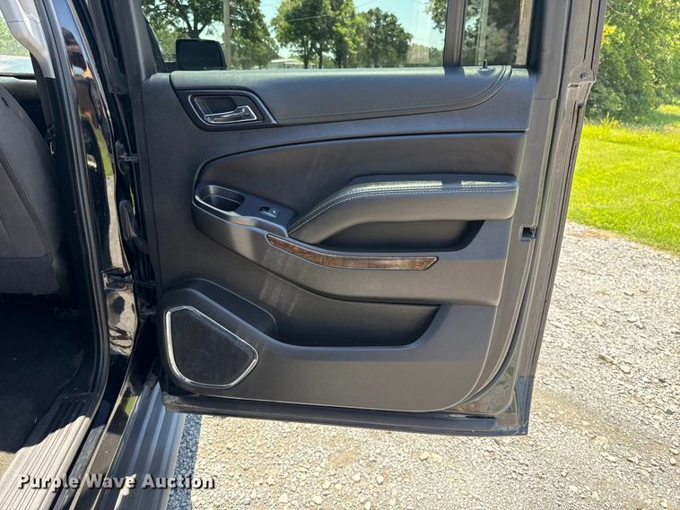 image for item ET6476 2018 Chevrolet Suburban SUV