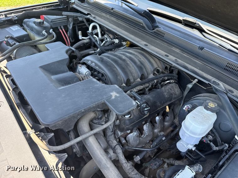 image for item ET6476 2018 Chevrolet Suburban SUV