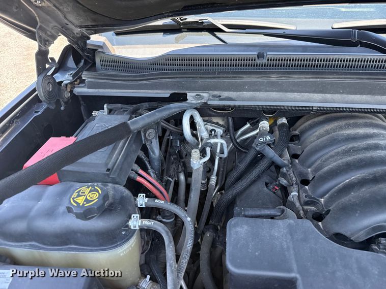 image for item ET6476 2018 Chevrolet Suburban SUV