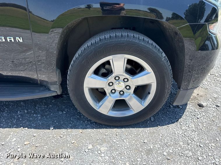 image for item ET6476 2018 Chevrolet Suburban SUV