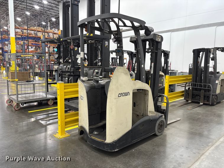 image for item EU0736 2017 Crown RC5545-45 forklift