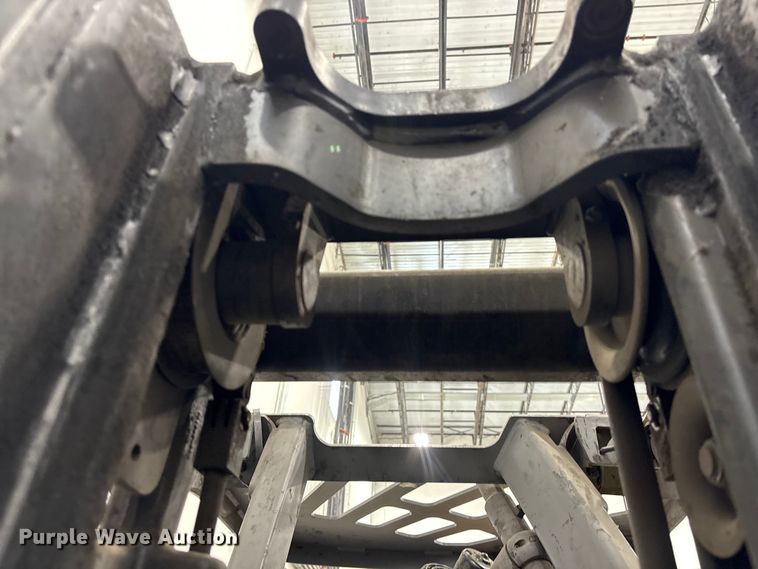 image for item EU0736 2017 Crown RC5545-45 forklift