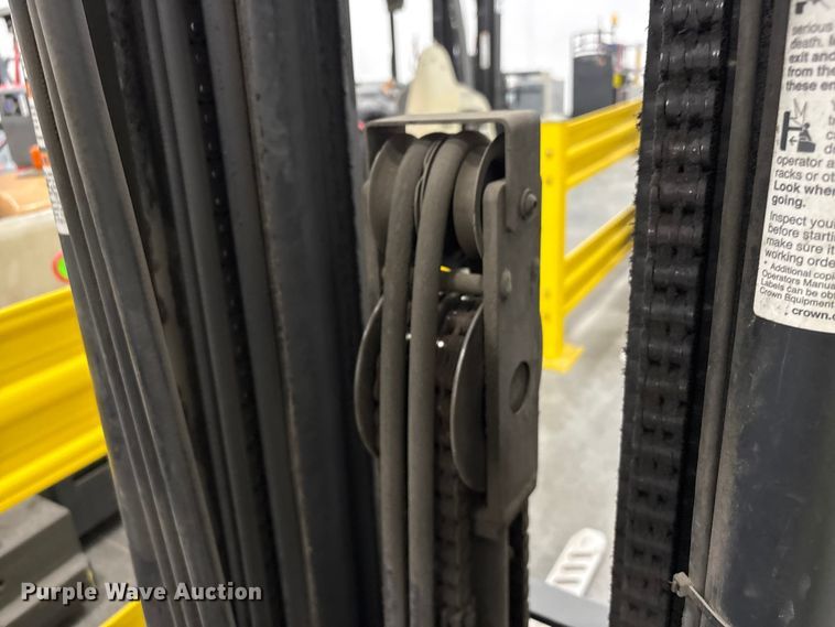 image for item EU0736 2017 Crown RC5545-45 forklift