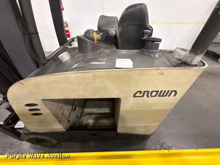 image for item EU0736 2017 Crown RC5545-45 forklift