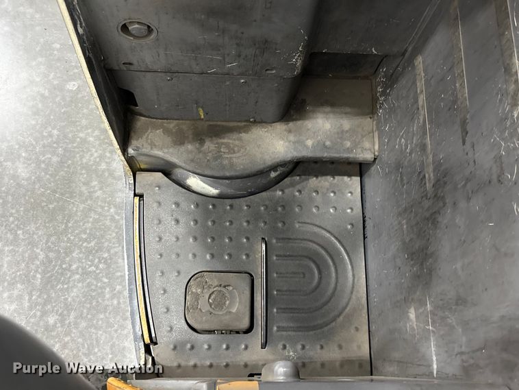 image for item EU0736 2017 Crown RC5545-45 forklift