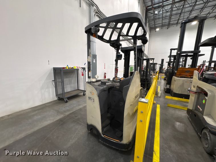 image for item EU0737 2017 Crown RC5545-45 forklift