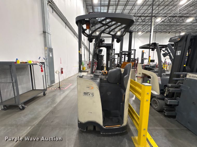 image for item EU0737 2017 Crown RC5545-45 forklift