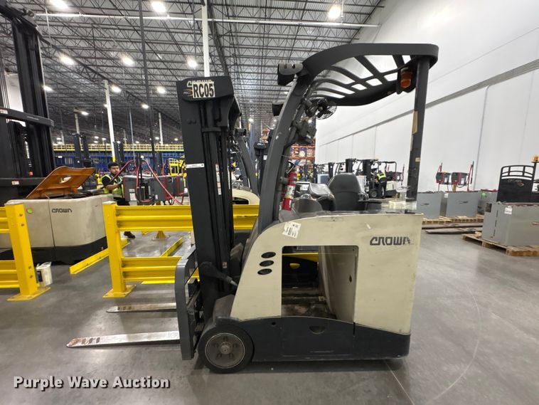image for item EU0737 2017 Crown RC5545-45 forklift