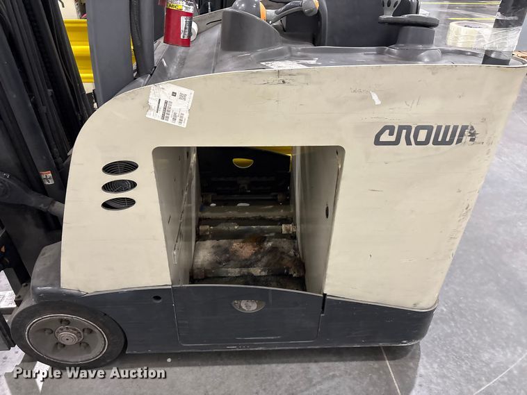 image for item EU0737 2017 Crown RC5545-45 forklift