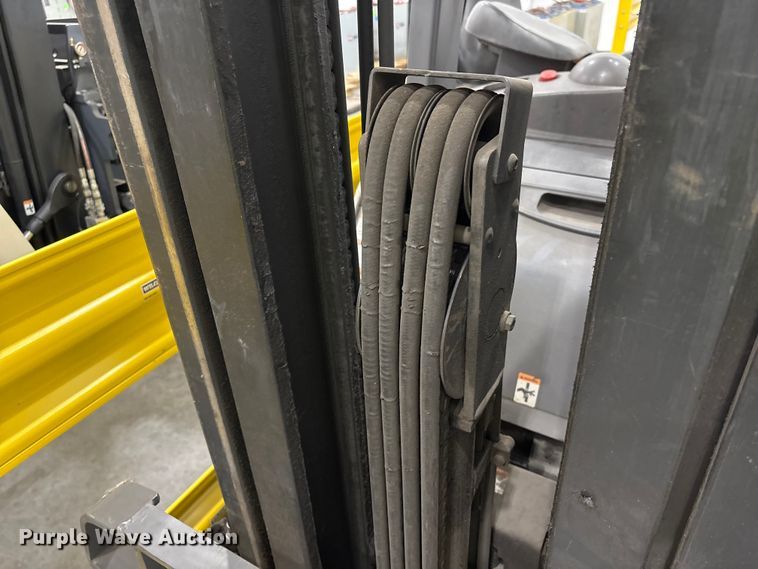 image for item EU0737 2017 Crown RC5545-45 forklift