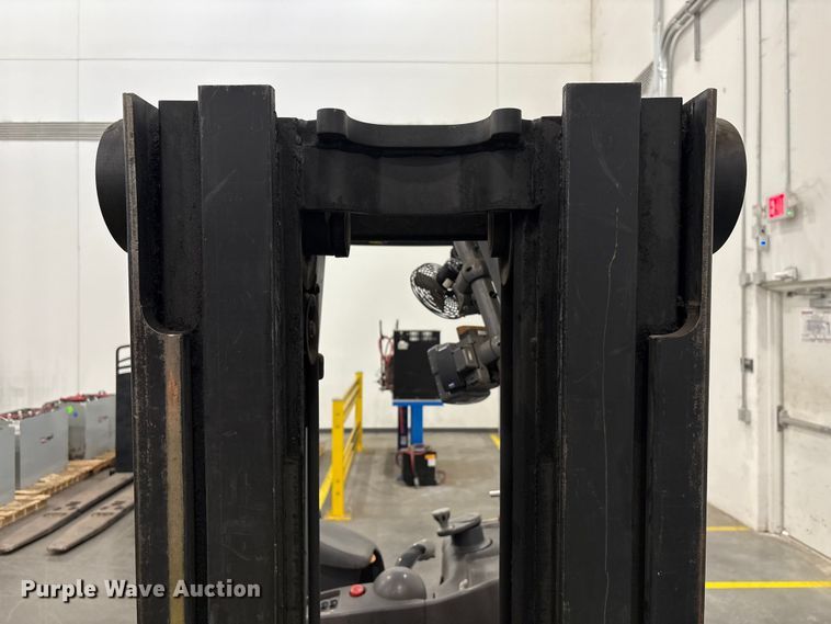 image for item EU0737 2017 Crown RC5545-45 forklift