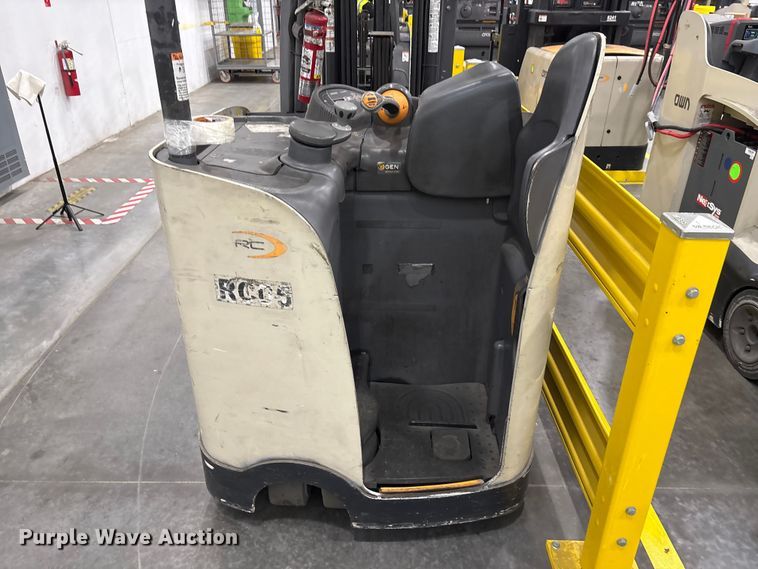 image for item EU0737 2017 Crown RC5545-45 forklift