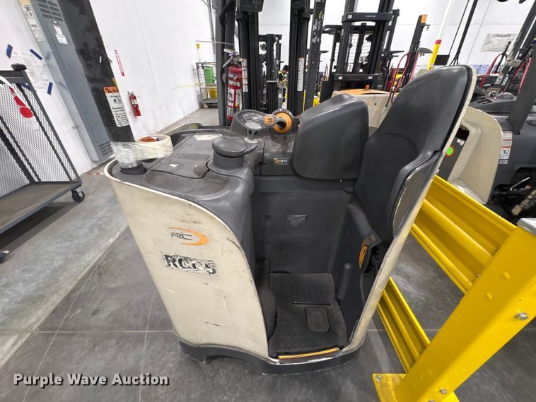 image for item EU0737 2017 Crown RC5545-45 forklift