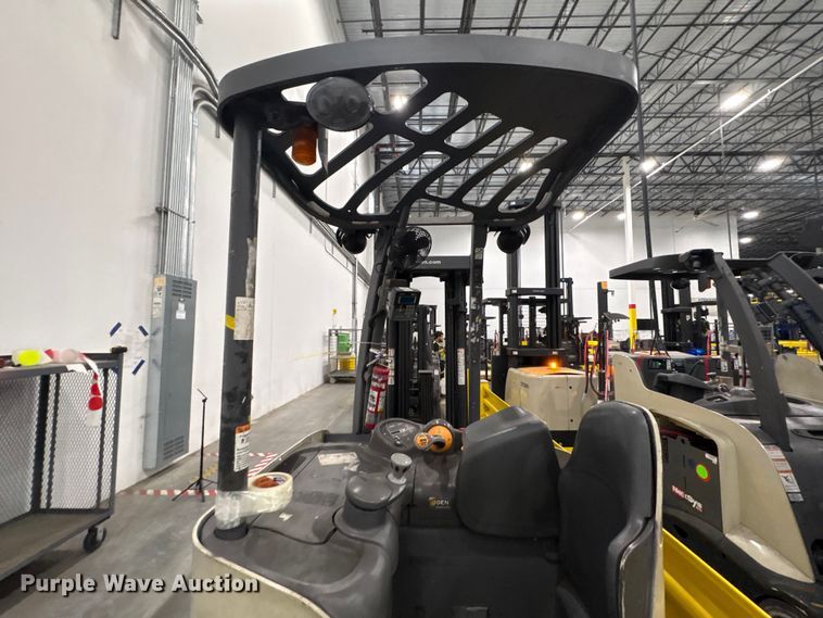 image for item EU0737 2017 Crown RC5545-45 forklift