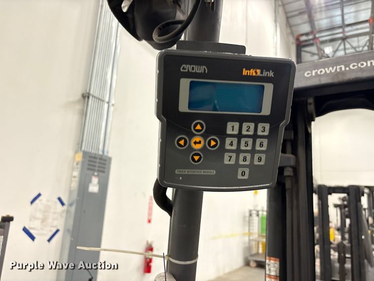 image for item EU0737 2017 Crown RC5545-45 forklift
