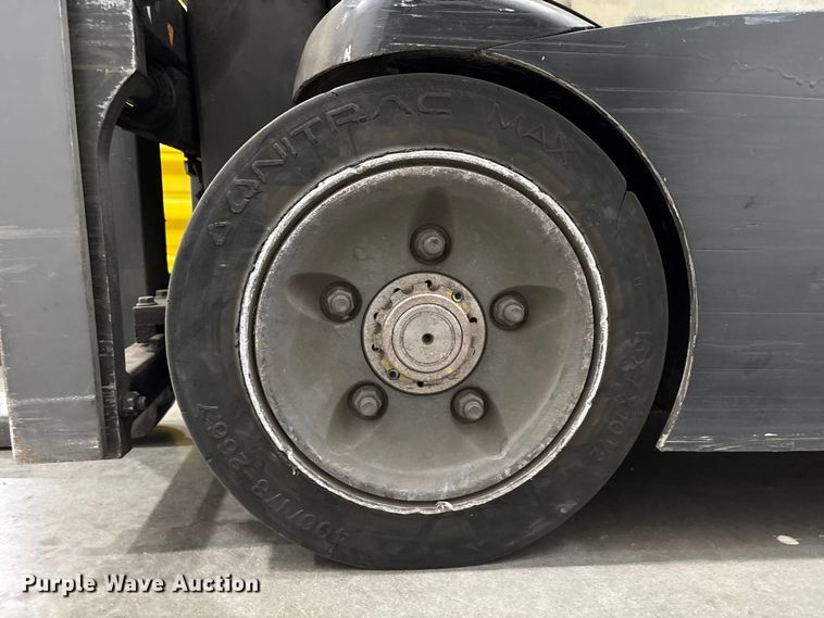 image for item EU0737 2017 Crown RC5545-45 forklift