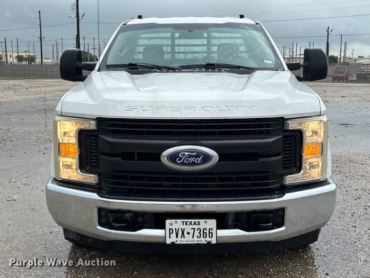 image for item EU0740 2017 Ford F250 Super Duty pickup truck