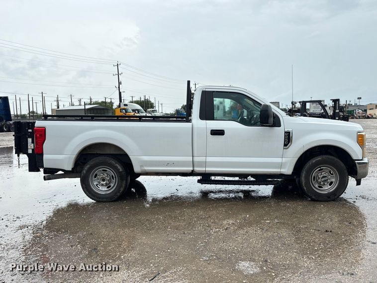 image for item EU0740 2017 Ford F250 Super Duty pickup truck