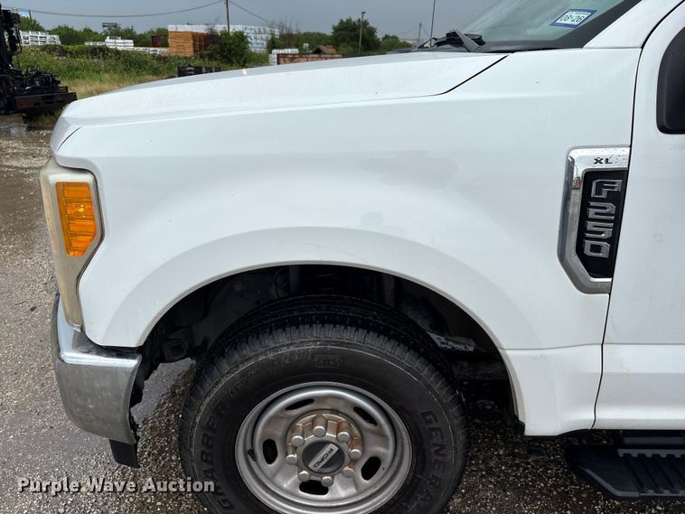 image for item EU0740 2017 Ford F250 Super Duty pickup truck