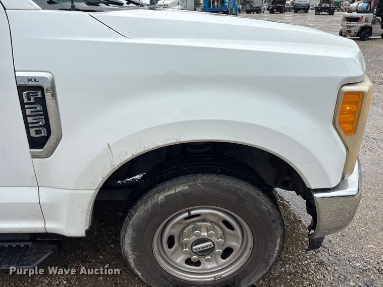 image for item EU0740 2017 Ford F250 Super Duty pickup truck