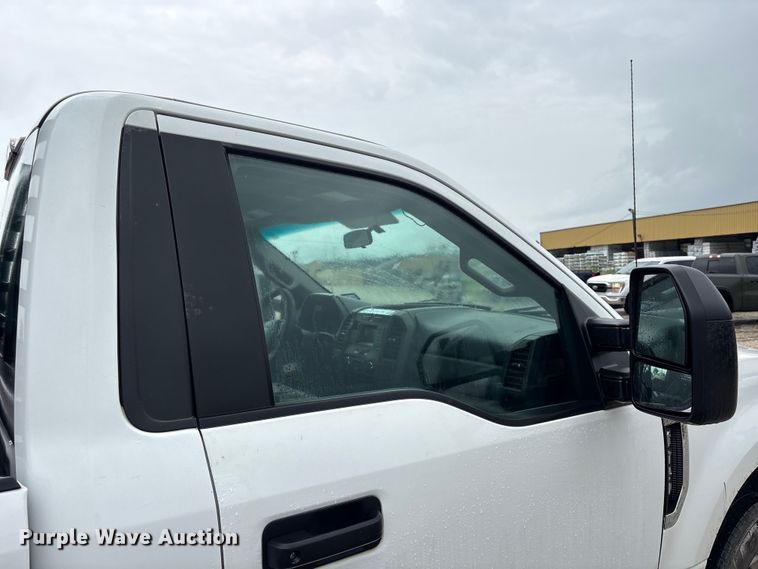image for item EU0740 2017 Ford F250 Super Duty pickup truck