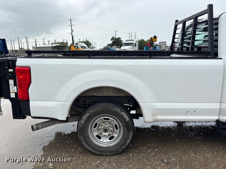 image for item EU0740 2017 Ford F250 Super Duty pickup truck