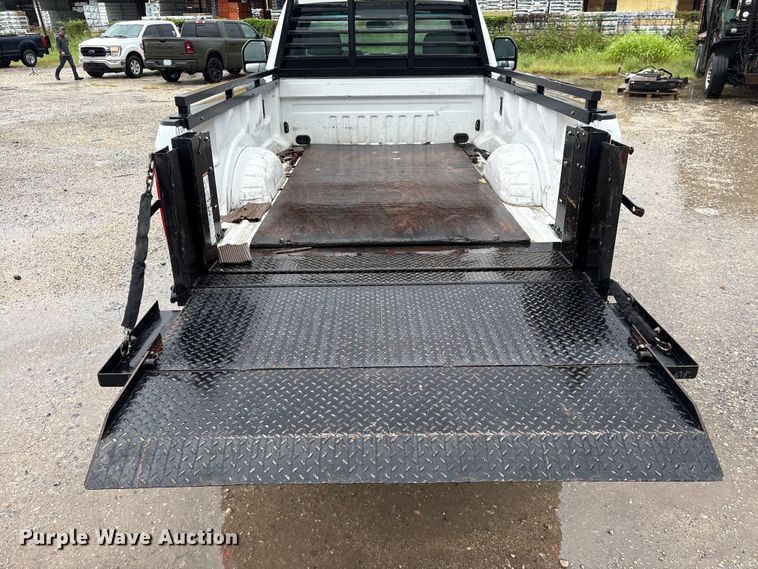image for item EU0740 2017 Ford F250 Super Duty pickup truck