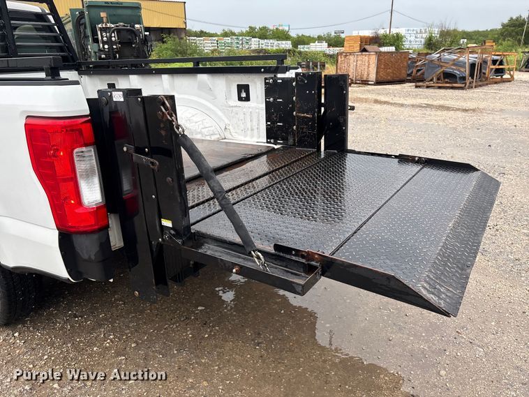 image for item EU0740 2017 Ford F250 Super Duty pickup truck