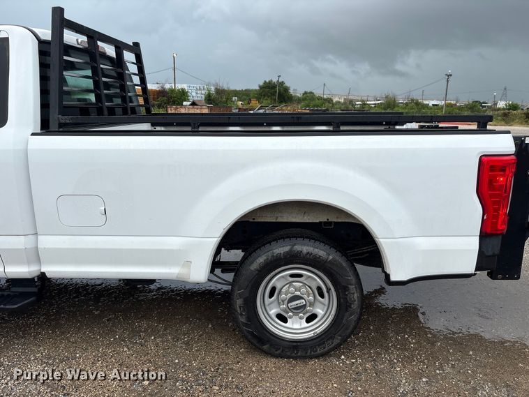 image for item EU0740 2017 Ford F250 Super Duty pickup truck