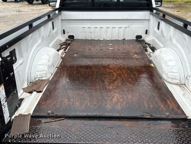 image for item EU0740 2017 Ford F250 Super Duty pickup truck