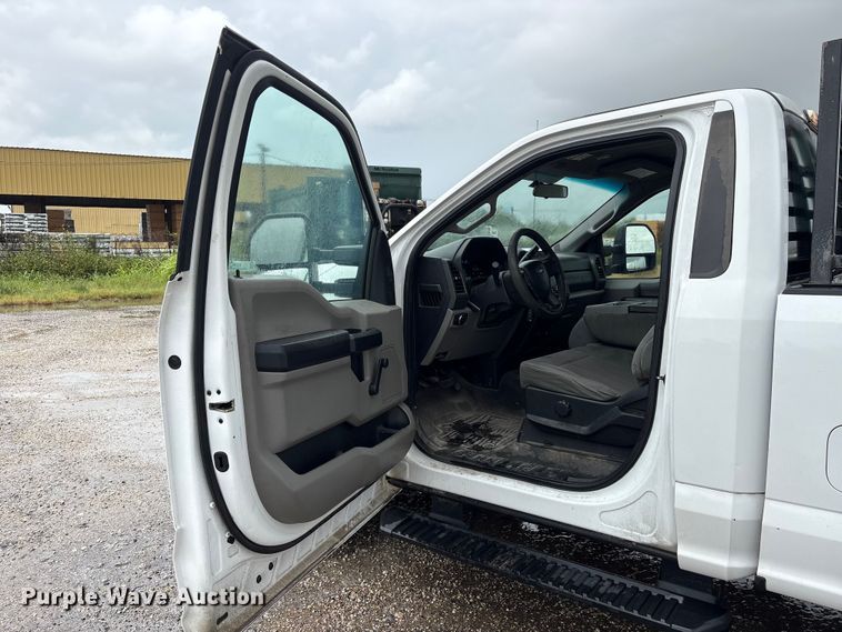 image for item EU0740 2017 Ford F250 Super Duty pickup truck