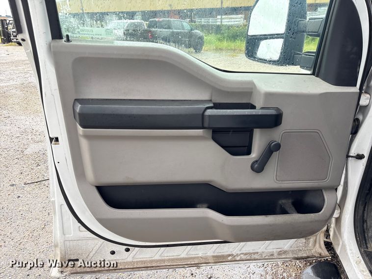 image for item EU0740 2017 Ford F250 Super Duty pickup truck