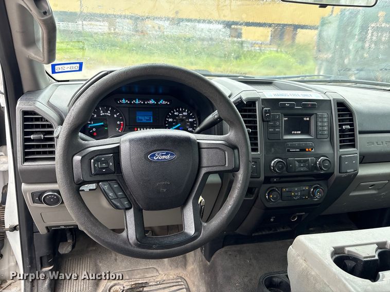 image for item EU0740 2017 Ford F250 Super Duty pickup truck