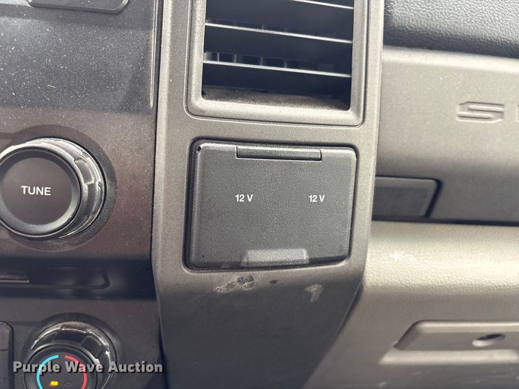 image for item EU0740 2017 Ford F250 Super Duty pickup truck