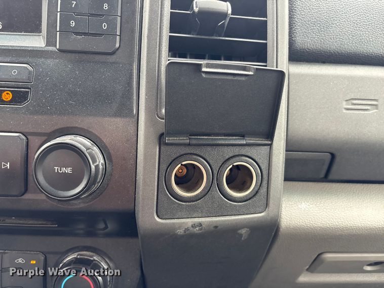 image for item EU0740 2017 Ford F250 Super Duty pickup truck