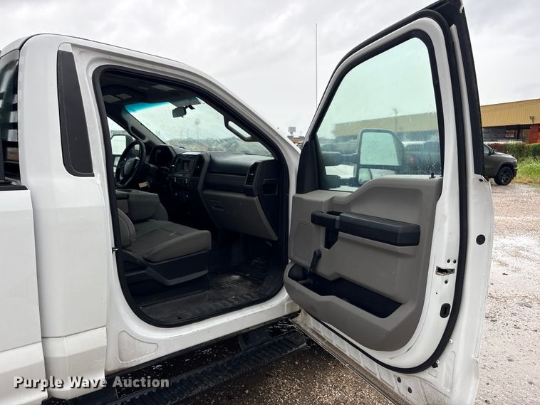 image for item EU0740 2017 Ford F250 Super Duty pickup truck