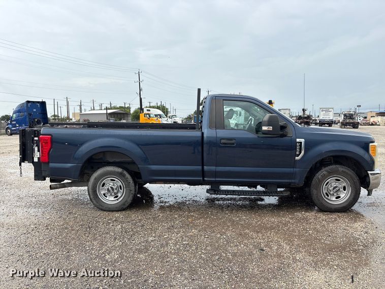image for item EU0741 2017 Ford F250 Super Duty pickup truck