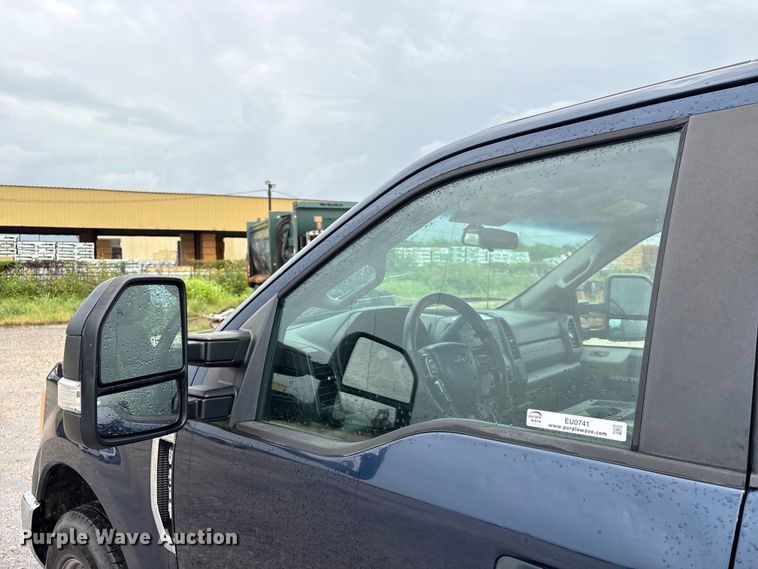 image for item EU0741 2017 Ford F250 Super Duty pickup truck