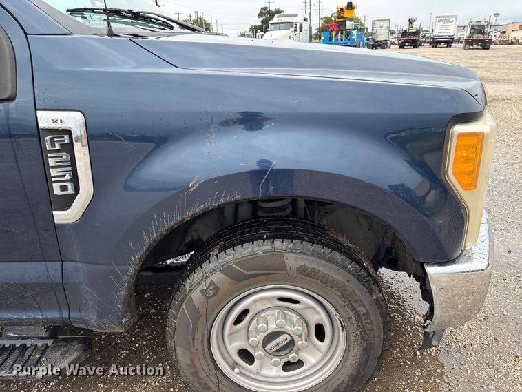 image for item EU0741 2017 Ford F250 Super Duty pickup truck