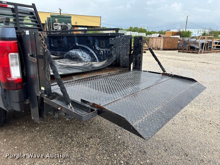 image for item EU0741 2017 Ford F250 Super Duty pickup truck