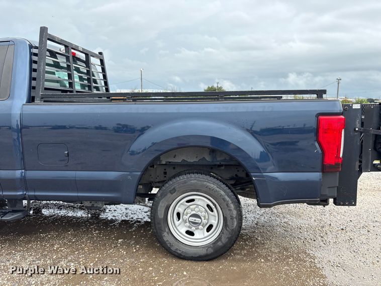 image for item EU0741 2017 Ford F250 Super Duty pickup truck