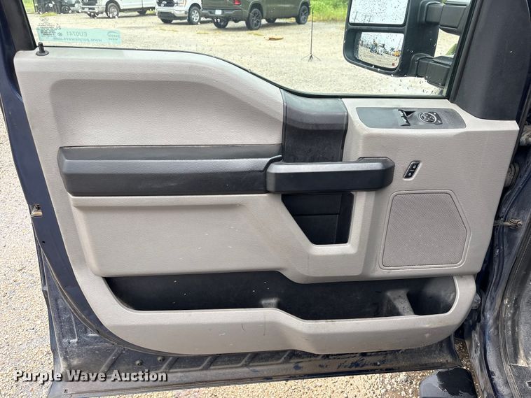 image for item EU0741 2017 Ford F250 Super Duty pickup truck