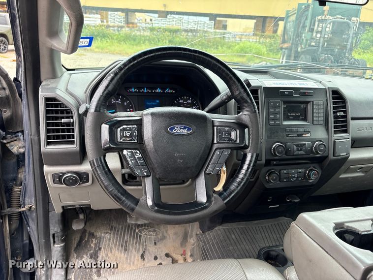 image for item EU0741 2017 Ford F250 Super Duty pickup truck