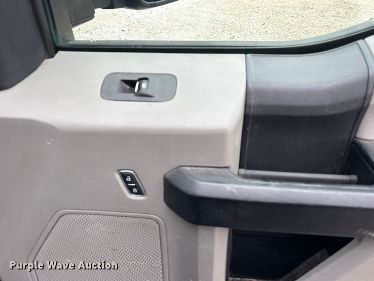 image for item EU0741 2017 Ford F250 Super Duty pickup truck