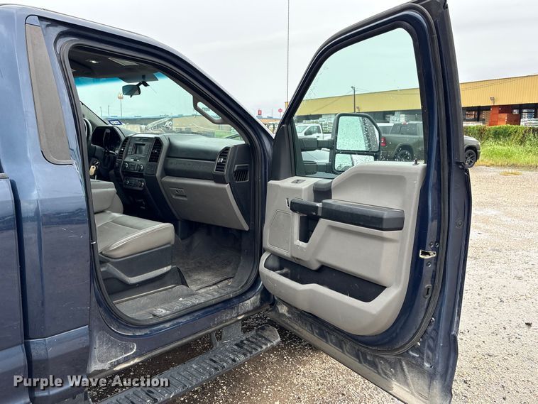 image for item EU0741 2017 Ford F250 Super Duty pickup truck