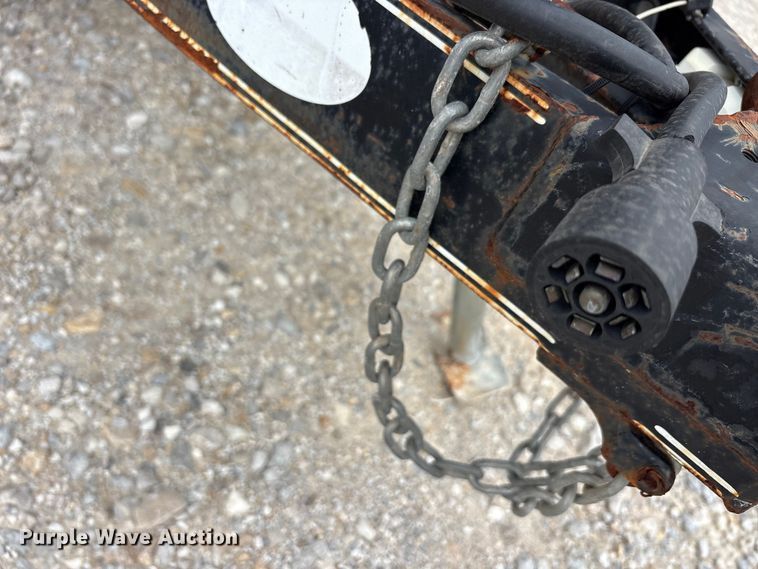 image for item EU5675 2018 East Texas refuse trailer