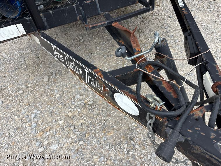 image for item EU5675 2018 East Texas refuse trailer