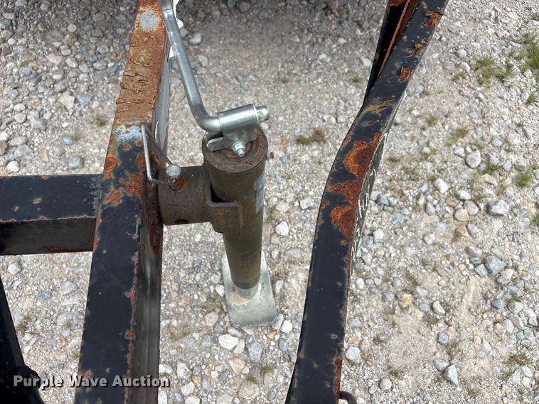 image for item EU5676 2018 East Texas refuse trailer