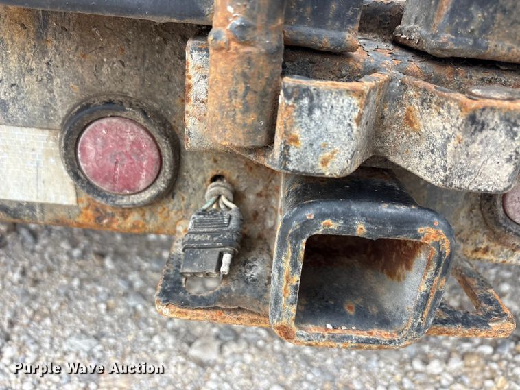 image for item EU5676 2018 East Texas refuse trailer