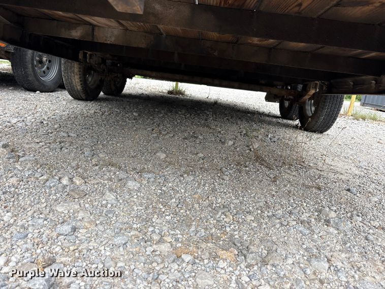 image for item EU5677 2019 East Texas refuse trailer